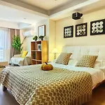 Qiya Luxury Apartment Lujiazui Beiyangjing Subway Station Branch