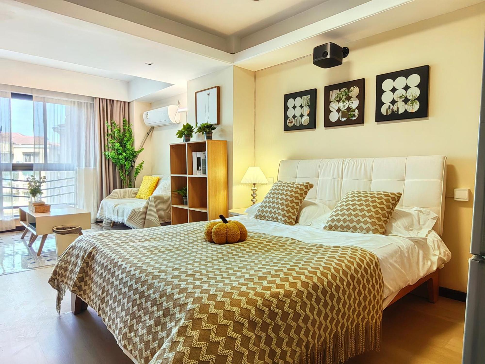 Apartment Qiya Luxury Lujiazui Beiyangjing Subway Station Branch *