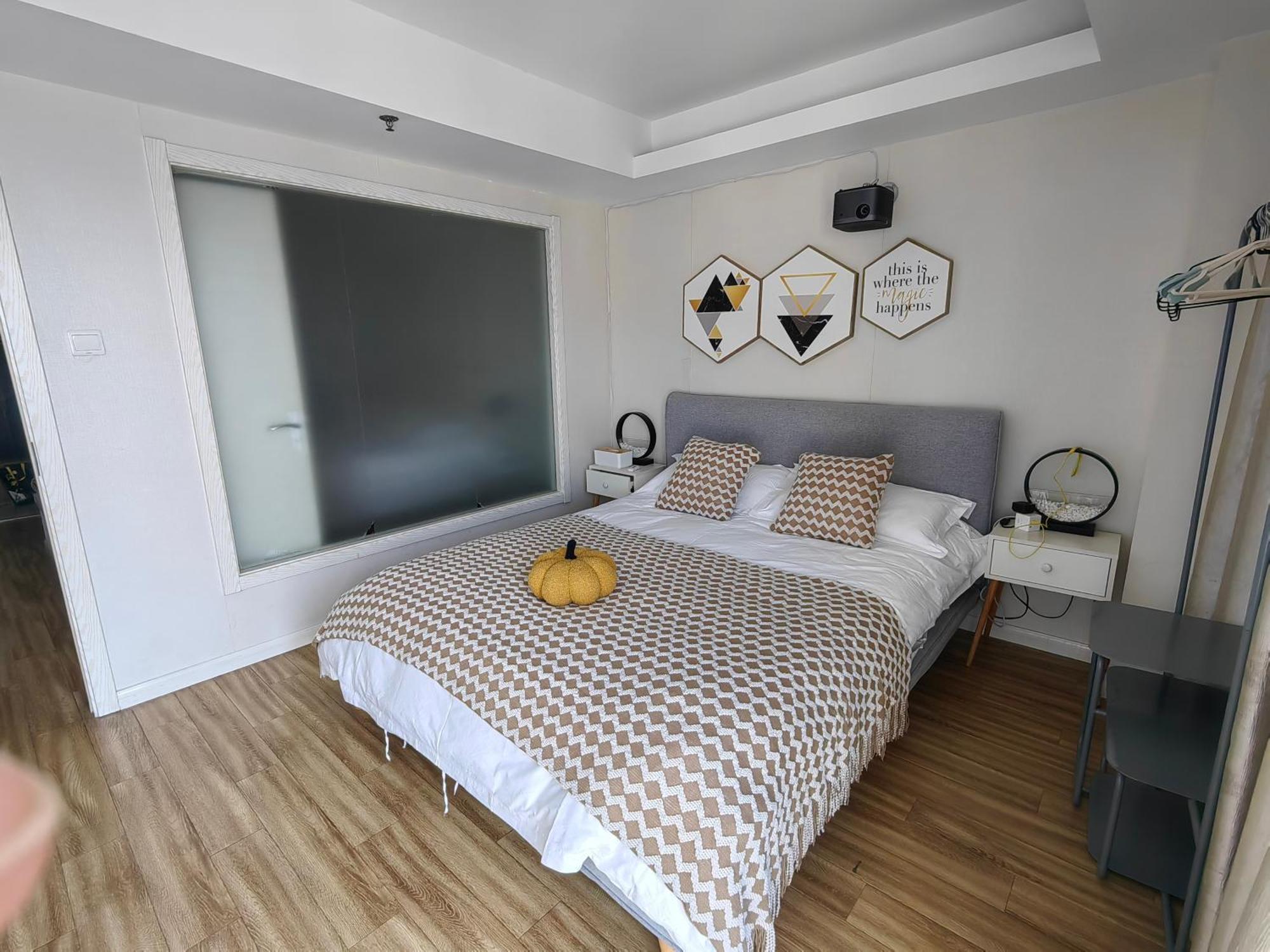Apartment Qiya Luxury Lujiazui Beiyangjing Subway Station Branch Shanghai
