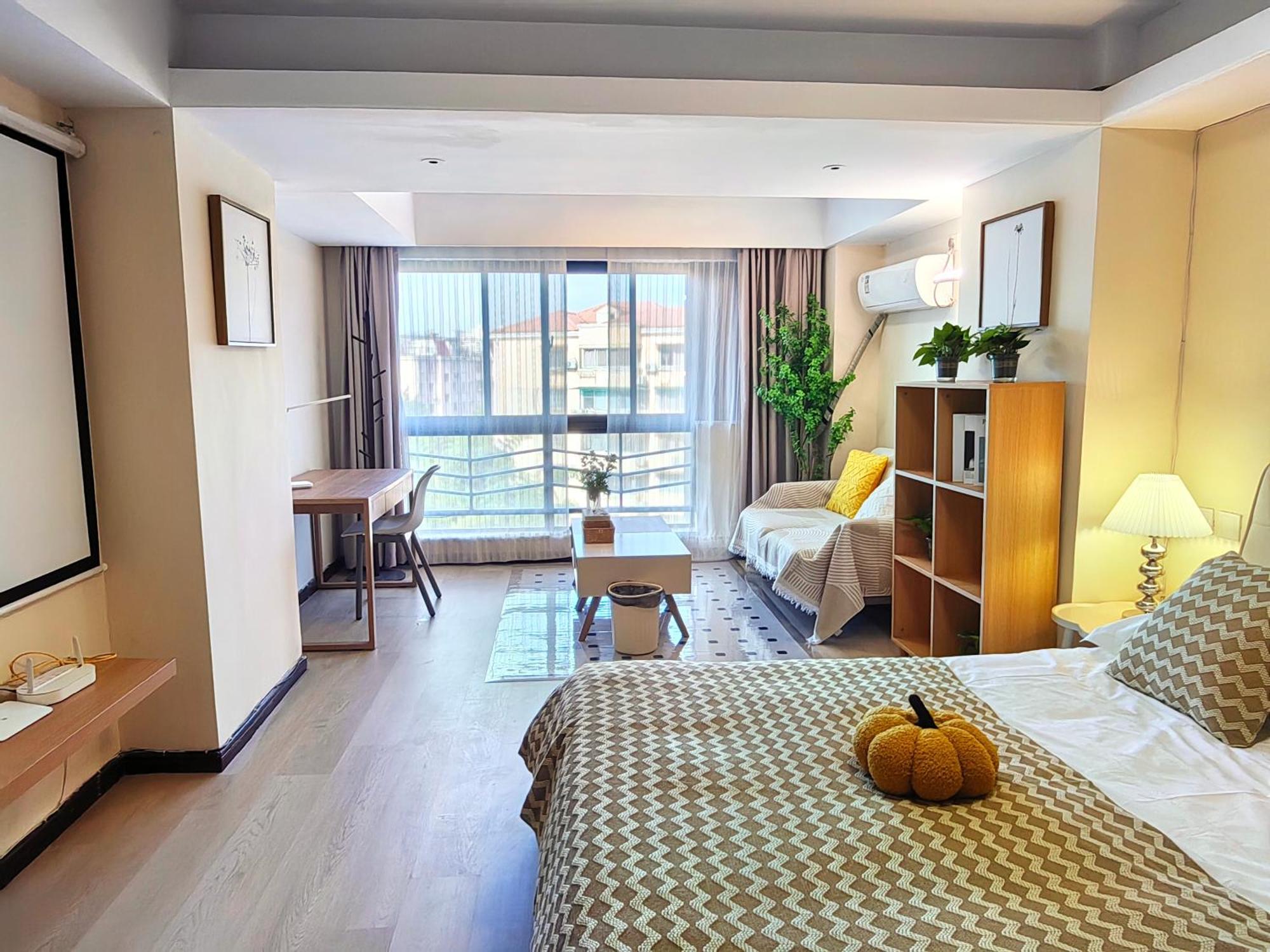 Apartment Qiya Luxury Lujiazui Beiyangjing Subway Station Branch