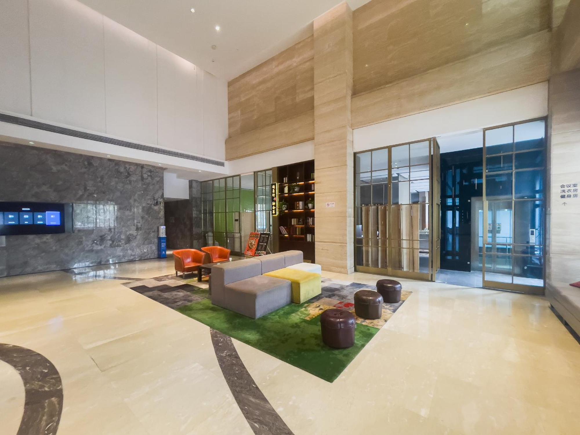 Apartment Qiya Luxury Lujiazui Beiyangjing Subway Station Branch Shanghai