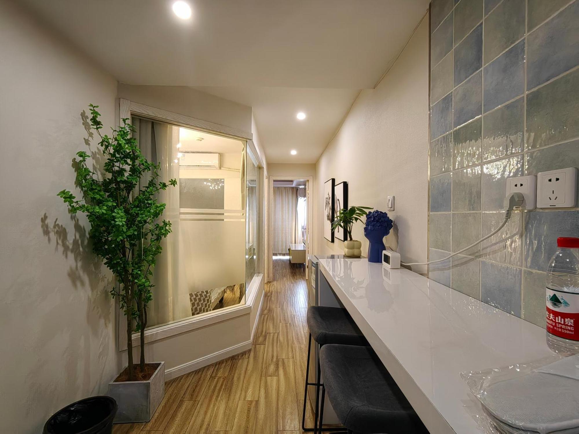 Apartment Qiya Luxury Lujiazui Beiyangjing Subway Station Branch
